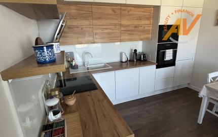 AV Reality Poprad – exkluzívna ponuka prenájmu  2-izbového bytu s balkónom a parkovacím miestom v Poprade - ulica Rovná ,blízko centra.