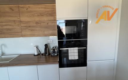 AV Reality Poprad – exkluzívna ponuka prenájmu  2-izbového bytu s balkónom a parkovacím miestom v Poprade - ulica Rovná ,blízko centra.