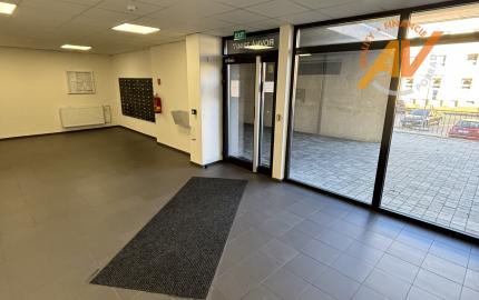 AV Reality Poprad – exkluzívna ponuka prenájmu  2-izbového bytu s balkónom a parkovacím miestom v Poprade - ulica Rovná ,blízko centra.