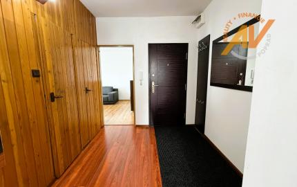 PREDAJ 3-izbový byt s 2 lodžiami