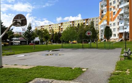 PREDAJ 3-izbový byt s 2 lodžiami