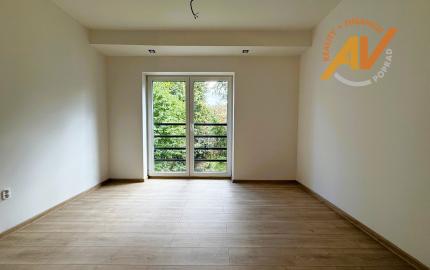 NOVOSTAVBA 4-izbový byt s veľkou záhradou a s parkovacím miestom