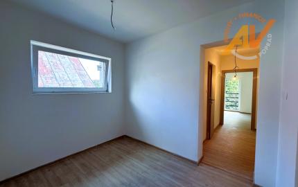 NOVOSTAVBA 4-izbový byt s veľkou záhradou a s parkovacím miestom