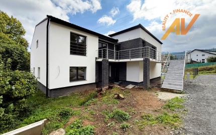 NOVOSTAVBA 4-izbový byt s veľkou záhradou a s parkovacím miestom