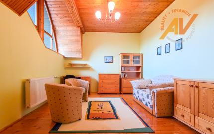 PREDAJ - priestranný rodinný dom Hôrka - Ondrej