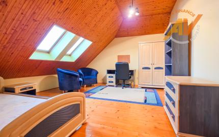 PREDAJ - priestranný rodinný dom Hôrka - Ondrej