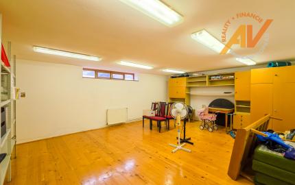 PREDAJ - priestranný rodinný dom Hôrka - Ondrej