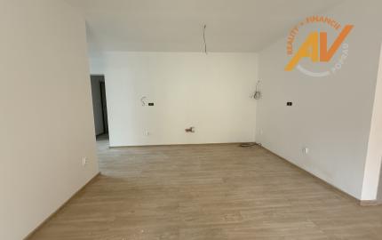 NOVOSTAVBA 4-izbový byt s veľkou záhradou a s parkovacím miestom