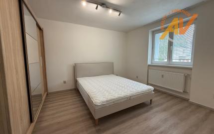 PRENÁJOM 2-IZBOVÝ BYT s balkónom Poprad - CENTRUM