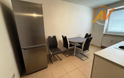 PRENÁJOM 2-IZBOVÝ BYT s balkónom Poprad - CENTRUM