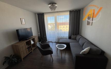AV Reality Poprad – exkluzívna ponuka prenájmu  2-izbového bytu s balkónom a parkovacím miestom v Poprade - ulica Rovná ,blízko centra.