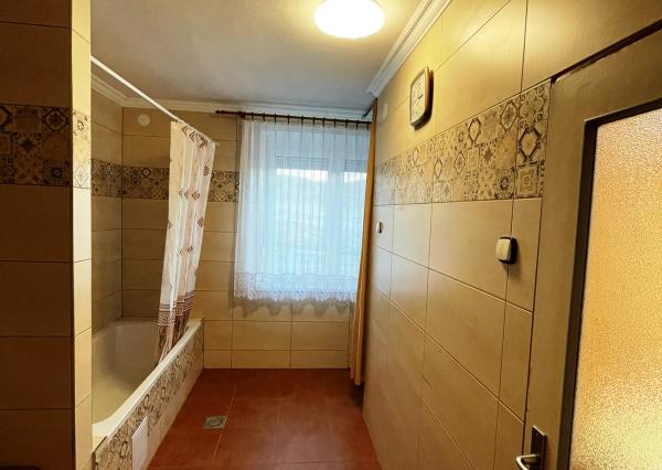 Rodinný dom s garážou a záhradou blízko pri Poprade