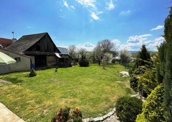 Rodinný dom s garážou a záhradou blízko pri Poprade