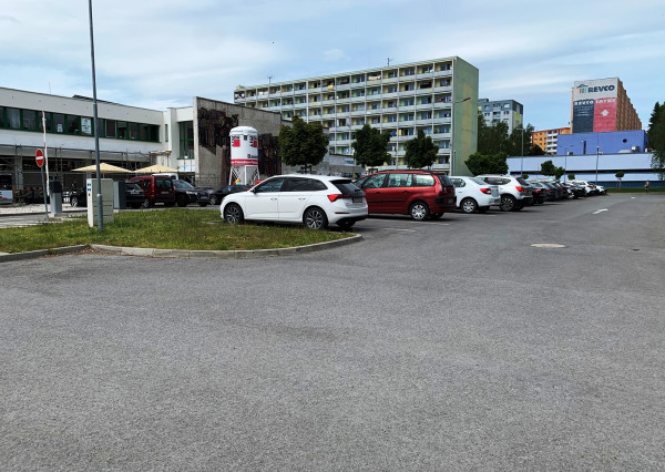 PRENÁJOM Obchodné priestory Poprad - OC VÝKRIK