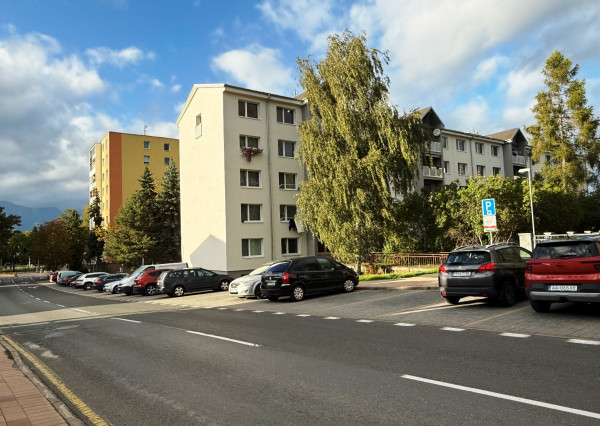 PREDAJ 3-izbový byt s lodžiou POPRAD CENTRUM