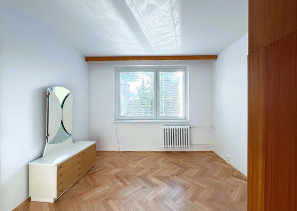 PRENÁJOM 4-izbový byt Poprad-Západ