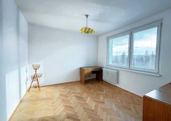 PRENÁJOM 4-izbový byt Poprad-Západ