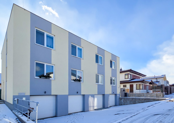 Moderný 3-izbový byt so záhradou a garážou – Spišská Sobota