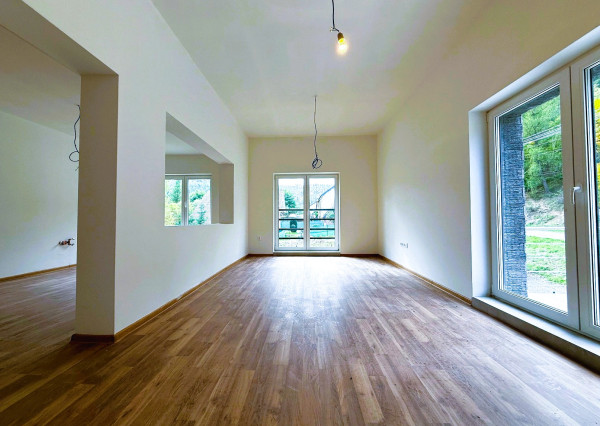 NOVOSTAVBA 4-izbový byt s vlastnou záhradou a s parkovaním