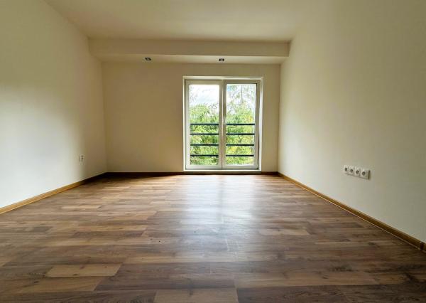 NOVOSTAVBA 4-izbový byt s vlastnou záhradou a s parkovaním