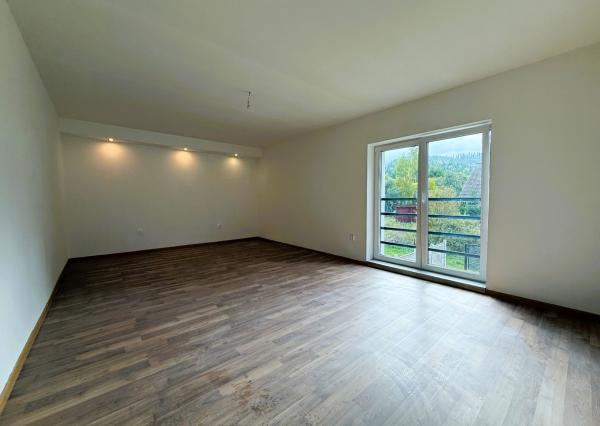 NOVOSTAVBA 4-izbový byt s vlastnou záhradou a s parkovaním