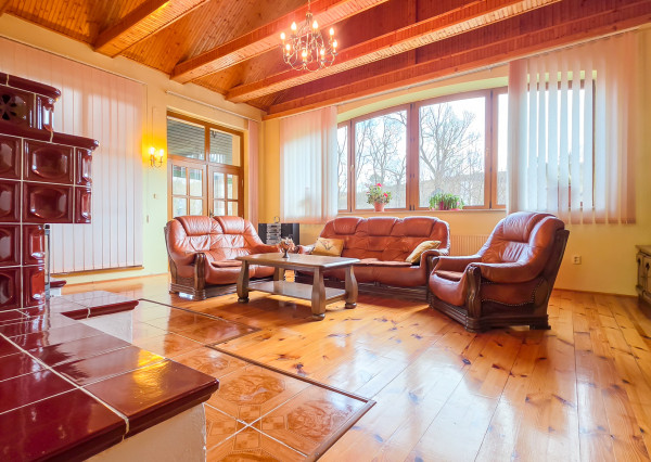 PREDAJ - priestranný rodinný dom Hôrka - Ondrej