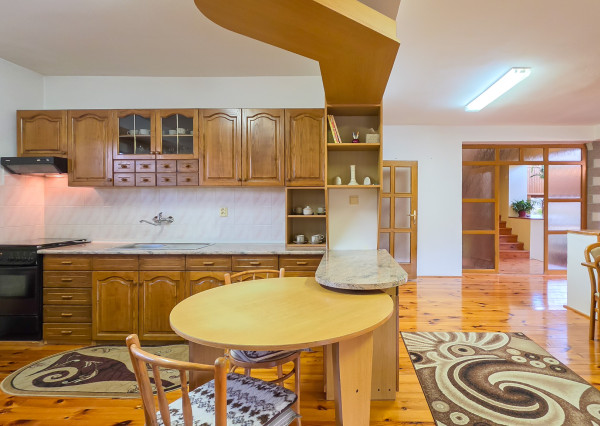 PREDAJ - priestranný rodinný dom Hôrka - Ondrej