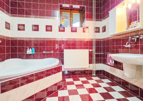 PREDAJ - priestranný rodinný dom Hôrka - Ondrej