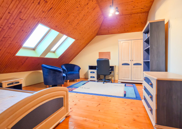 PREDAJ - priestranný rodinný dom Hôrka - Ondrej