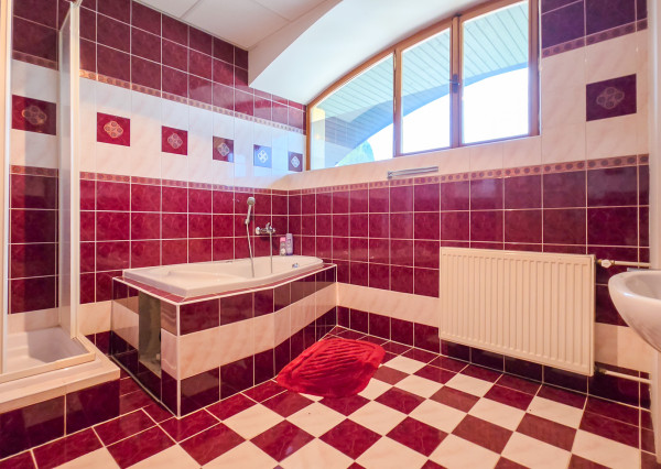 PREDAJ - priestranný rodinný dom Hôrka - Ondrej