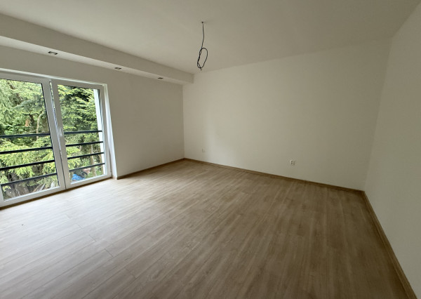 NOVOSTAVBA 4-izbový byt s veľkou záhradou a s parkovacím miestom