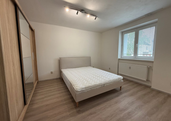 PRENÁJOM 2-IZBOVÝ BYT s balkónom Poprad - CENTRUM
