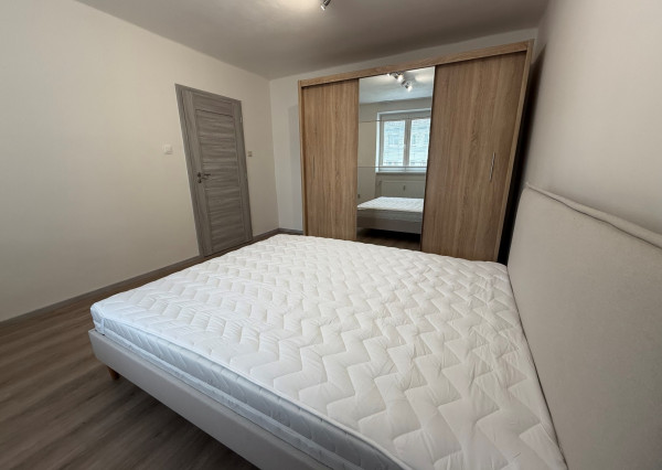 PRENÁJOM 2-IZBOVÝ BYT s balkónom Poprad - CENTRUM
