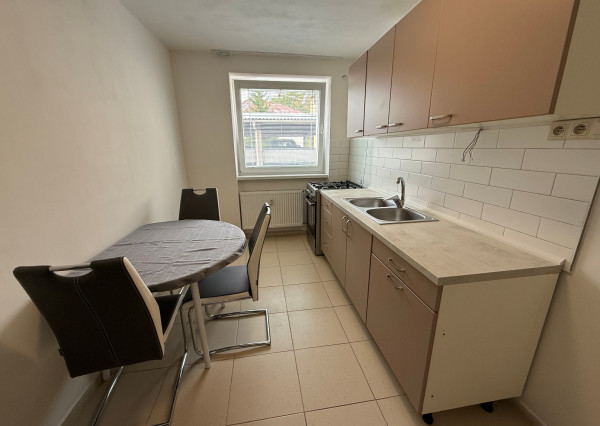 PRENÁJOM 2-IZBOVÝ BYT s balkónom Poprad - CENTRUM