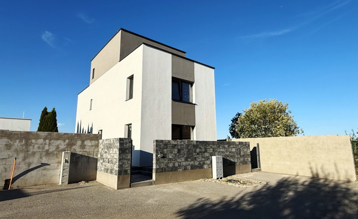 PREDAJ 3-izbový byt Spišská Sobota - novostavba - fotografia 1