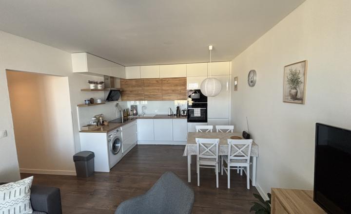 AV Reality Poprad – exkluzívna ponuka prenájmu  2-izbového bytu s balkónom a parkovacím miestom v Poprade - ulica Rovná ,blízko centra. - fotografia 16