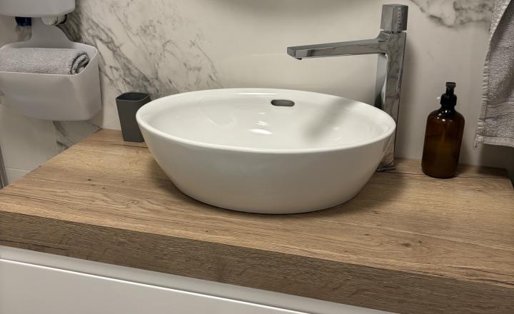 AV Reality Poprad – exkluzívna ponuka prenájmu  2-izbového bytu s balkónom a parkovacím miestom v Poprade - ulica Rovná ,blízko centra. - fotografia 7