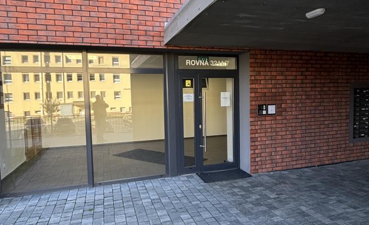 AV Reality Poprad – exkluzívna ponuka prenájmu  2-izbového bytu s balkónom a parkovacím miestom v Poprade - ulica Rovná ,blízko centra. - fotografia 32