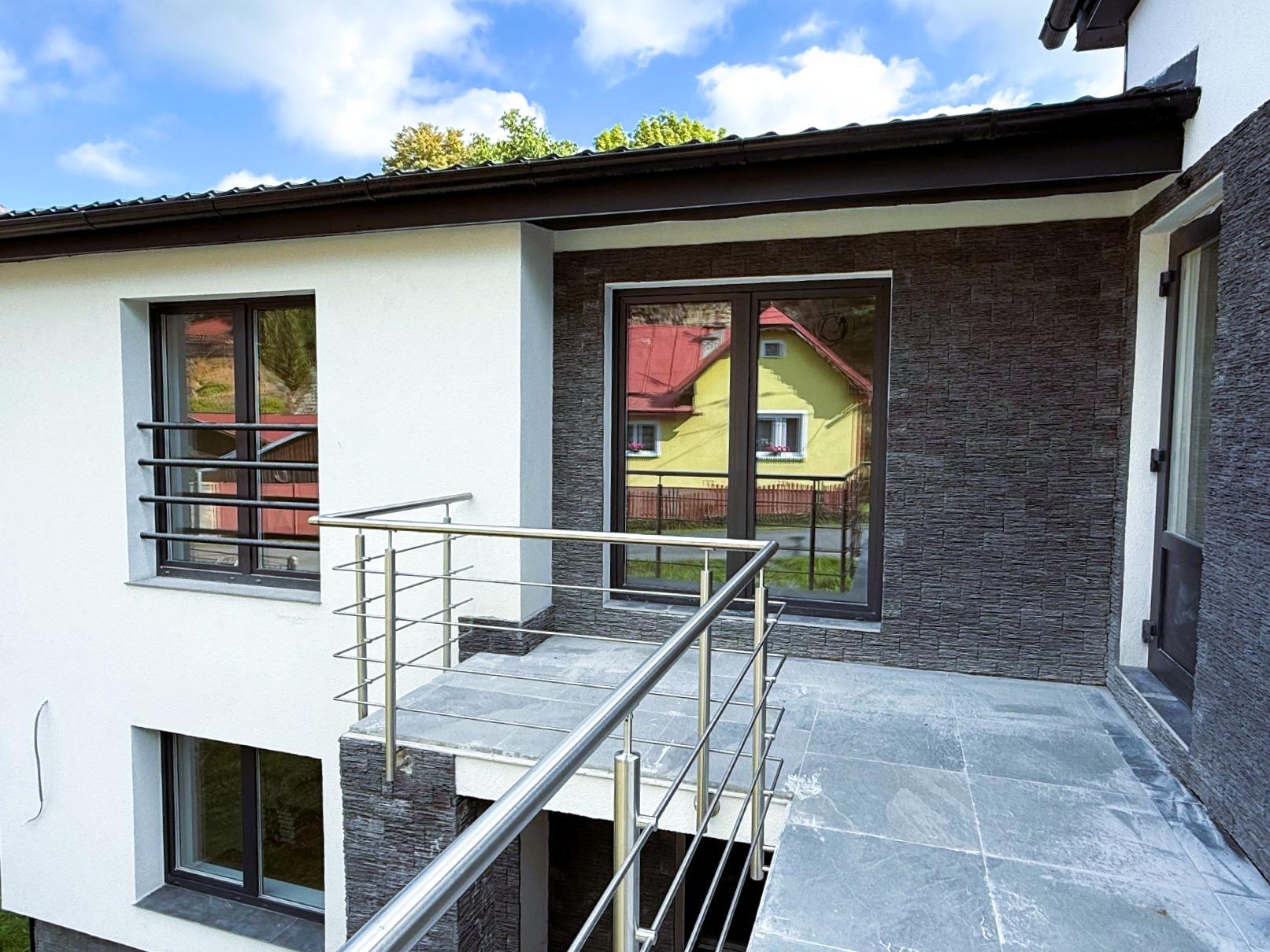 NOVOSTAVBA 4-izbový byt s veľkou záhradou a s parkovacím miestom